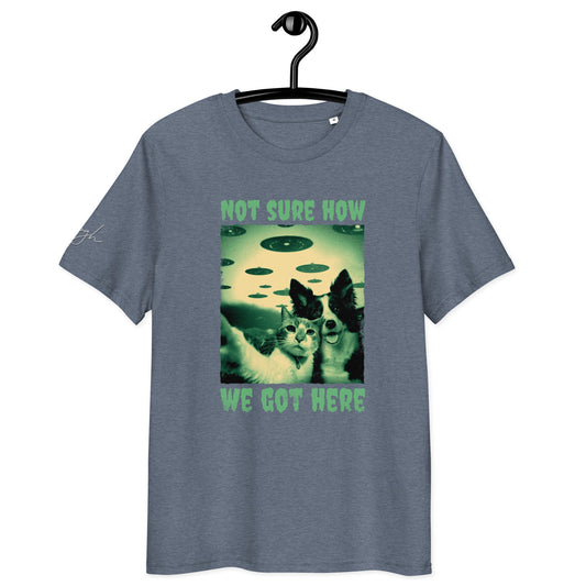 Weirdcore UFO T-Shirt – Bio Baumwolle mit einzigartigem UFO, Katze und Hund Design - bullogh#