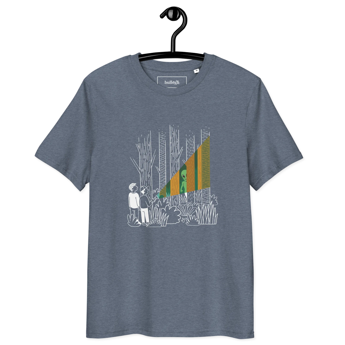 Alien im Wald – T-Shirt aus Bio Baumwolle