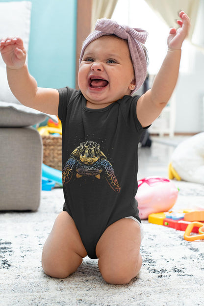 Bunter Baby Body aus Bio - Baumwolle – Niedliches Schildkröten - Design für kleine Abenteurer - bullogh#